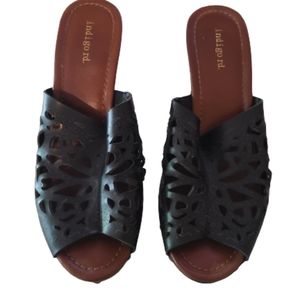Indingo Rd Woman's Irkairri Sandal